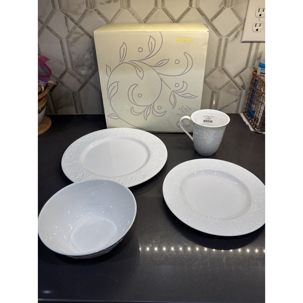 New LENOX Opal Innocence Carved Place Setting With Box - 2 Plates Bowl Cup